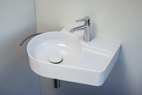 Produktová řada Val zahrnuje umyvadla, umyvadlové mísy, sprchové vaničky, vany i koupelnový nábytek