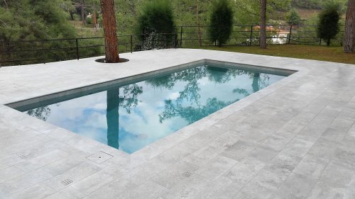 Venkovní dlažba vhodná na terasu i k bazénu, série Mistery Pool